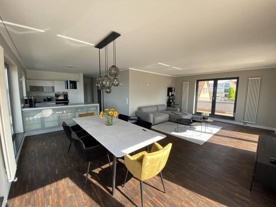 Exklusive Penthouse-Wohnung Im Herzen Rostocks Extérieur photo