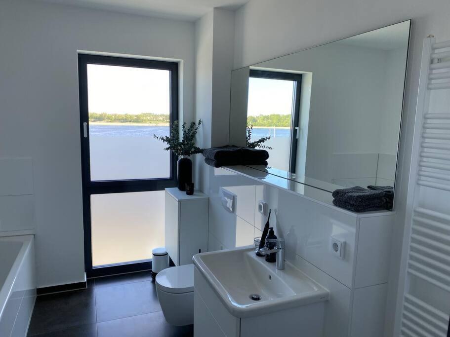 Exklusive Penthouse-Wohnung Im Herzen Rostocks Extérieur photo