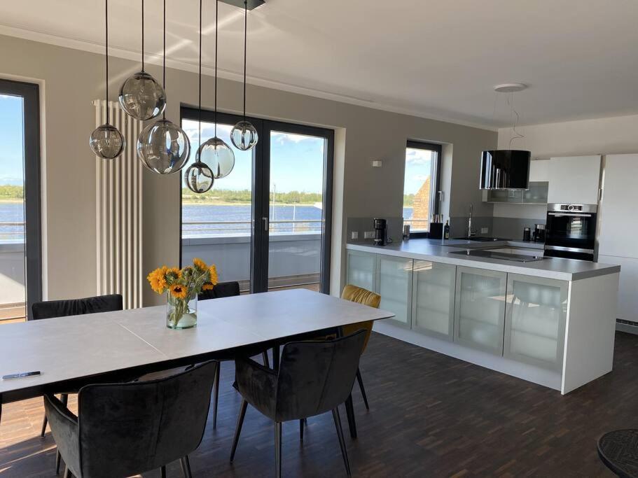 Exklusive Penthouse-Wohnung Im Herzen Rostocks Extérieur photo